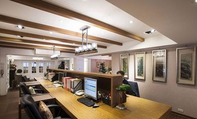 濟南辦公室裝修美式古典設計風格,營造復古藝術辦公環境